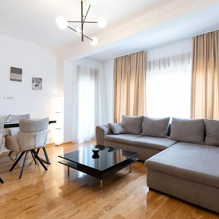 President 8 Apartment Belgrade
