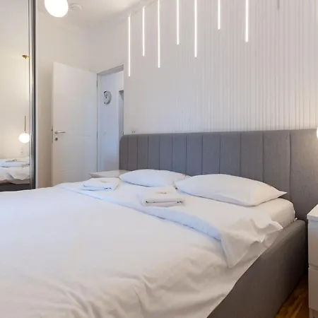 President 8 Apartment