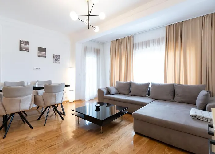 President 8 شقة بلغراد