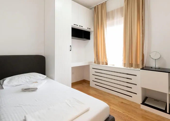 President 8 شقة بلغراد