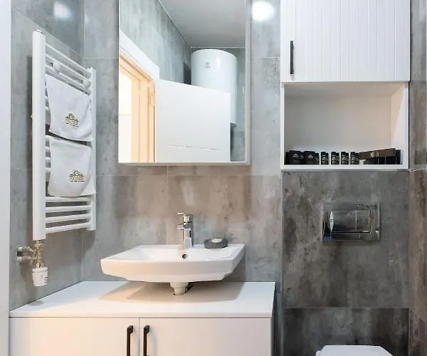 President 8 شقة بلغراد