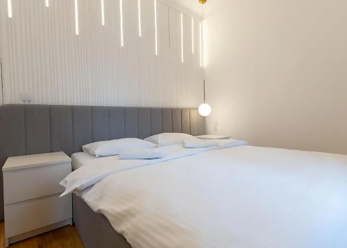 President 8 شقة *